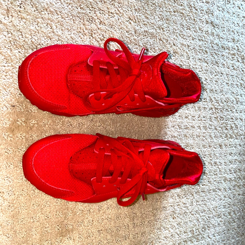 Red nike huaraches